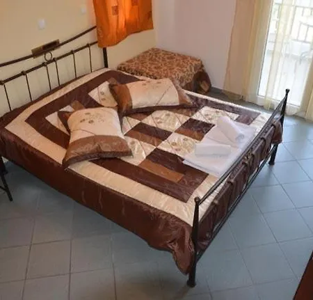 Kouros Aparthotel